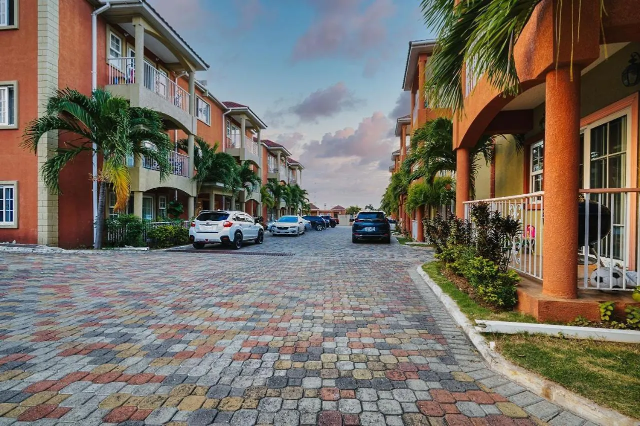 Townhouse Near Ac Hotel - Pool - Kingston contacts